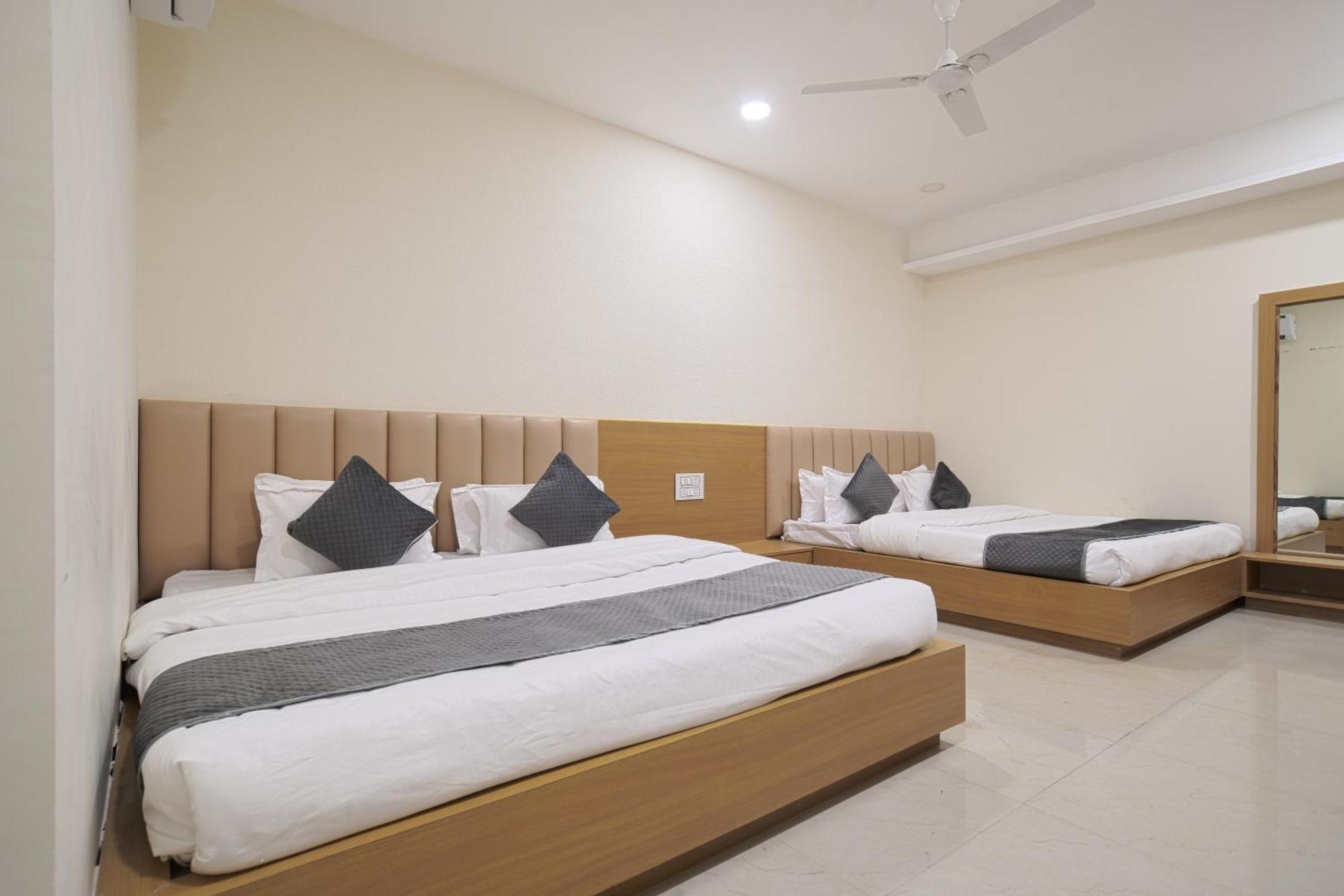 Hotel Shivlok Ujjain Habitación foto